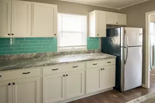 1068 Leith Ave, Waukegan, IL 60085 - Photo 9