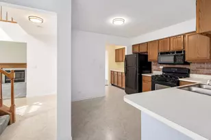 700 Bent Ridge Ln, Elgin, IL 60120 - Photo 17