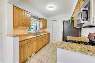 760 S Spring Rd, Elmhurst, IL 60126 - Photo 9