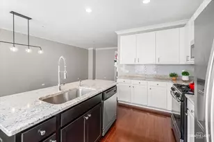 305 Lexington Ln, Rolling Meadows, IL 60008 - Photo 9
