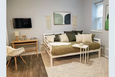 5240 N Winthrop Avenue #413, Chicago, IL 60640 - Photo 7