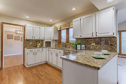 544 Northampton Circle, Elk Grove Village, IL 60007 - Photo 3