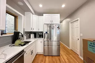 1424 N Bosworth Ave, Chicago, IL 60642 - Photo 3