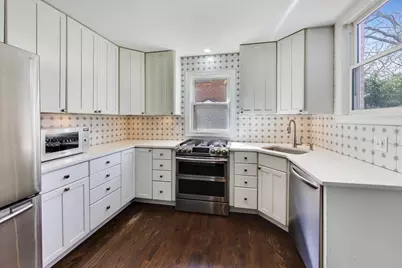 8238 Keystone Avenue, Skokie, IL 60076 - Photo 5