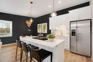 136 Brookwood Ct, Vernon Hills, IL 60061 - Photo 9