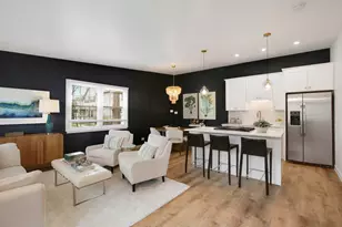 136 Brookwood Ct, Vernon Hills, IL 60061 - Photo 3