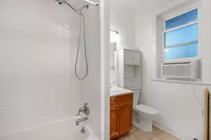 5464 S Woodlawn Ave, Chicago, IL 60615 - Photo 9