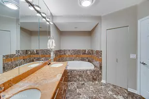 635 N Dearborn St, Chicago, IL 60654 - Photo 17