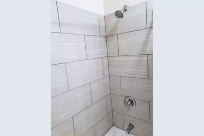 1925 W Belle Plaine Avenue #F, Chicago, IL 60613 - Photo 15