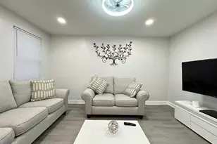 1937 W Grand Ave, Chicago, IL 60622 - Photo 11