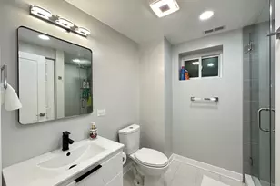 1937 W Grand Ave, Chicago, IL 60622 - Photo 19