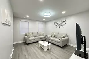 1937 W Grand Ave, Chicago, IL 60622 - Photo 9