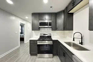 1937 W Grand Ave, Chicago, IL 60622 - Photo 3