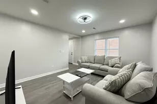 1937 W Grand Ave, Chicago, IL 60622 - Photo 11