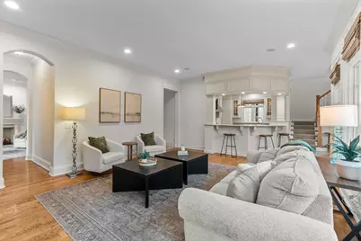 338 E Witchwood Lane, Lake Bluff, IL 60044 - Photo 9