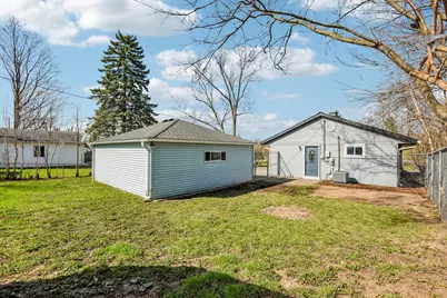 1819 Papoose Road, Carpentersville, IL 60110 - Photo 15