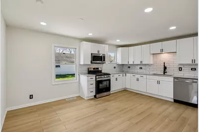 1819 Papoose Road, Carpentersville, IL 60110 - Photo 7