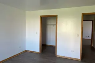 2115 Silverstone Dr, Carpentersville, IL 60110 - Photo 7