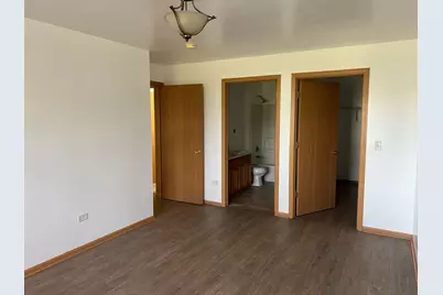 2115 Silverstone Drive #2115, Carpentersville, IL 60110 - Photo 5