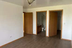 2115 Silverstone Dr, Carpentersville, IL 60110 - Photo 5