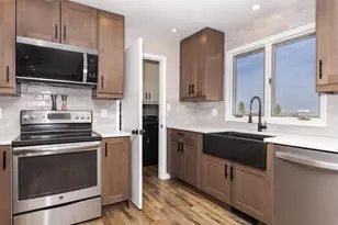 405 W Jeffery St, Cullom, IL 60929 - Photo 23