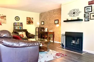 6020 Oakwood Dr, Lisle, IL 60532 - Photo 3