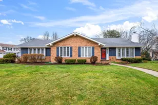 1120 Furlong Dr, Libertyville, IL 60048 - Photo 1