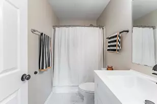 408 Fountain Ave, Elgin, IL 60124 - Photo 21