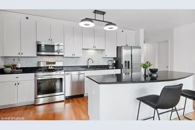 [Address not provided], Chicago, IL 60654 - Photo 9