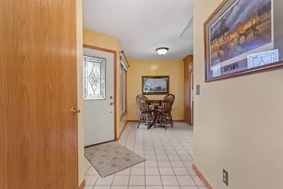 484 Bethany Road, Dekalb, IL 60115 - Photo 9
