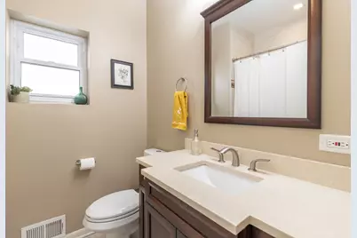 5471 N Parkside Avenue, Chicago, IL 60630 - Photo 11