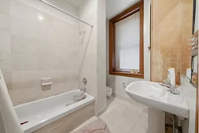 550 W Surf Street #319, Chicago, IL 60657 - Photo 9