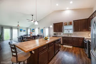 308 Fieldstone Dr, Woodstock, IL 60098 - Photo 7