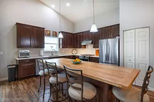 308 Fieldstone Dr, Woodstock, IL 60098 - Photo 9