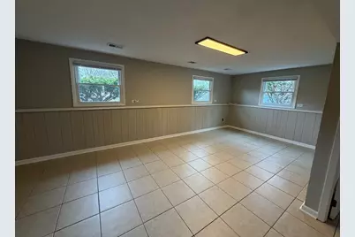 109 Hickory Drive, Lindenhurst, IL 60046 - Photo 11