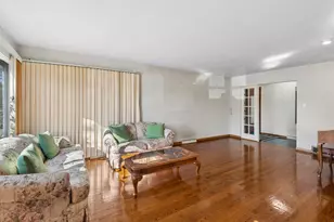 [Address not provided], Lincolnwood, IL 60712 - Photo 3