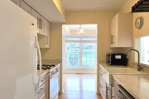 1376 Longacre Ln, Wheeling, IL 60090 - Photo 7