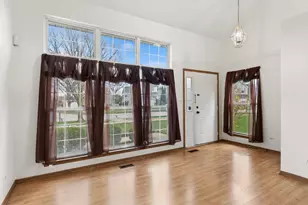 728 Wildflower Cir, Naperville, IL 60540 - Photo 3