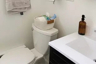 646 W Roscoe Ave, Chicago, IL 60657 - Photo 9