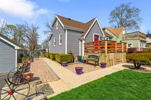 326 Bellevue Dr, Round Lake Park, IL 60073 - Photo 3