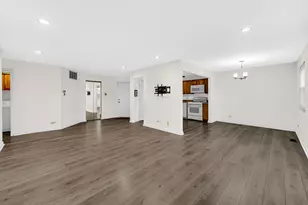 12 Aberdeen Ct, Schaumburg, IL 60194 - Photo 7