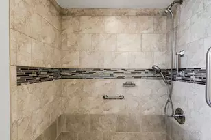 11042 S Ave N, Chicago, IL 60617 - Photo 23