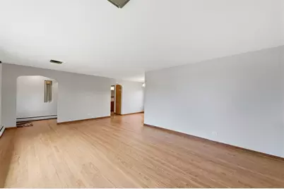 11042 S Avenue N, Chicago, IL 60617 - Photo 7