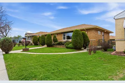 11042 S Avenue N, Chicago, IL 60617 - Photo 3