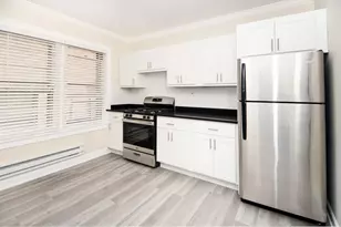 8375 W Cornelia Ave, Chicago, IL 60657 - Photo 3