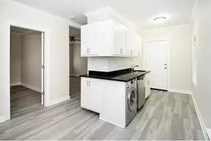 8375 W Cornelia Ave, Chicago, IL 60657 - Photo 5