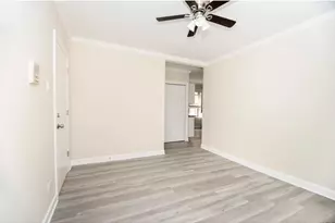 8375 W Cornelia Ave, Chicago, IL 60657 - Photo 7