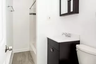 8375 W Cornelia Ave, Chicago, IL 60657 - Photo 9