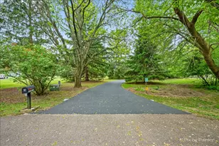 3 Auburn Ln, Barrington Hills, IL 60010 - Photo 5