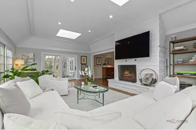 584 Fletcher Circle, Lake Forest, IL 60045 - Photo 11